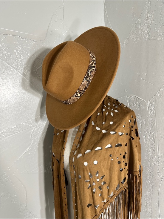 Vici Accessories - Vici Camel Wide-Brim Felt Fedora with Snake-Print Band